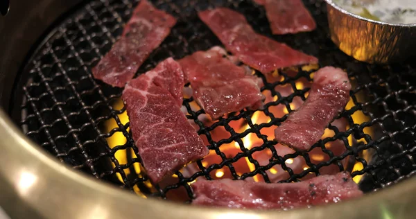 烧烤餐厅的牛肉肉 — 图库照片