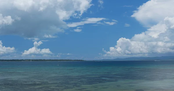 昼間の海石垣島 — ストック写真