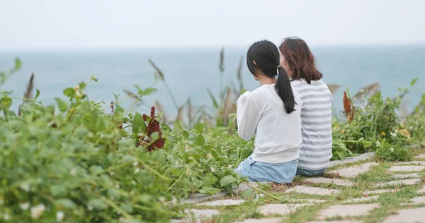 Back Rear View Young Women Chatting Sitting Seaside — Stock Photo, Image