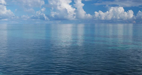 Μπλε Θάλασσας Και Ουρανού Στην Ishigaki Νησί Της Ιαπωνίας — Φωτογραφία Αρχείου