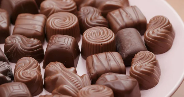 Zblízka Čokoládové Cukroví Desce — Stock fotografie