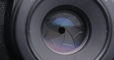 Açıklığı ayarlayarak fotoğraf çekiliyor