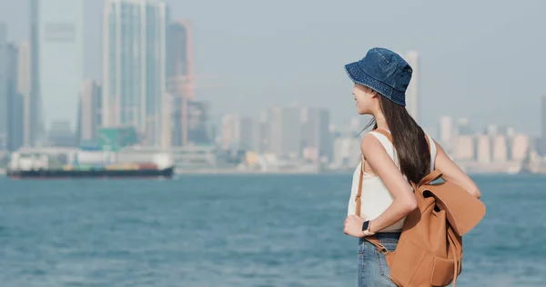 Mujer Mirando Mar Hong Kong — Foto de Stock