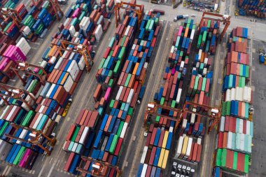 Kwai Tsing, Hong Kong - 09 Ekim, 2018: Kwai Tsing konteyner terminalleri Hong Kong