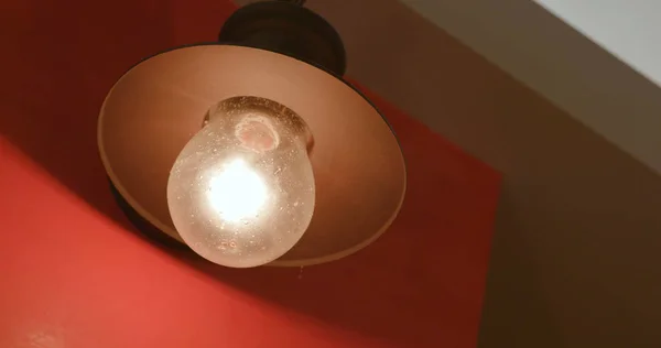 Lampa Wisząca Szklana Wewnątrz Restauracji — Zdjęcie stockowe