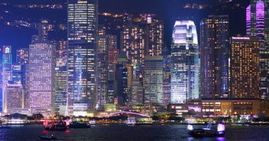 Victoria Harbour, Hong Kong - 13 Ekim, 2018: gece Hong Kong şehir