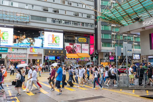 Tsim Sha Tsui Hong Kong Sierpień 2018 Osób Przejść Przez — Zdjęcie stockowe