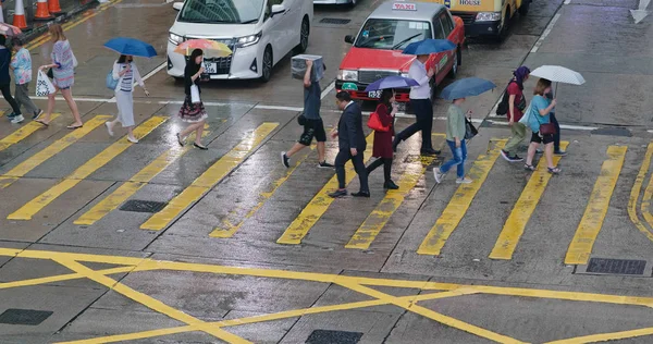 Central Hong Kong Outubro 2018 Vista Superior Das Pessoas Atravessam — Fotografia de Stock