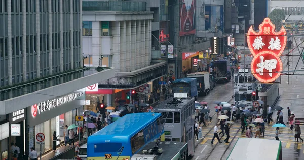 Central Hong Kong Octubre 2018 Gente Cruza Calle Ciudad —  Fotos de Stock