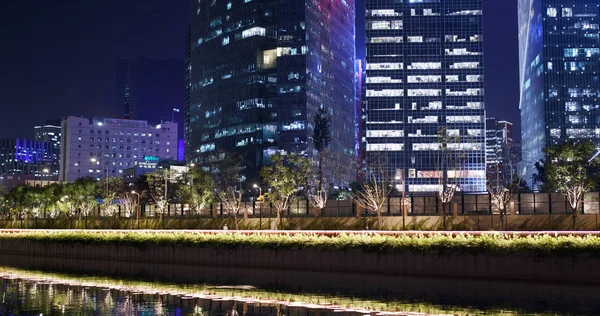 深セン 2018 深圳で夜のビジネス街 — ストック写真