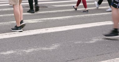 Xinyi ilçe, Tayvan, 30 Mayıs 2018: - Taipei City karşıya insanlar, kalabalık