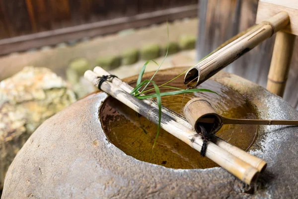 Bambu kepçe Çeşmesi yakın çekim