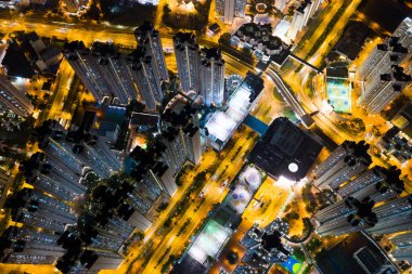 Tin Shui Wai, Hong Kong -27 Ekim 2018: Hong Kong geceleri konut