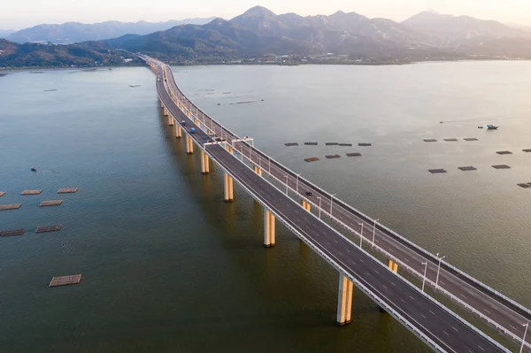 Hong Kong Octubre 2018 Drone Vuela Sobre Puente Bahía Shenzhen —  Fotos de Stock