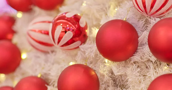 Mooie Kerstboom Decoratie Het Rood — Stockfoto