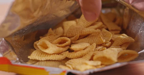 Comer Chips Maíz Cerca — Foto de Stock