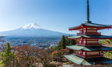 Mt. Sonbaharda Chureito Pagoda ile Fuji