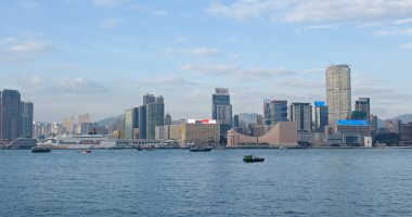 Tsim Sha Tsui, Hong Kong - 04 Aralık 2018: Hong Kong'da Victoria limanı