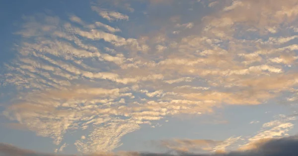 Nubes Atardecer Cielo Azul — Foto de Stock