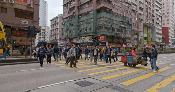 Jordan Hong Kong December 2018 People Cross Road — Stock Photo, Image