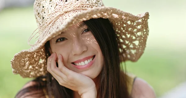 Asian Beautiful Woman Smiling Camera — Stock Photo, Image