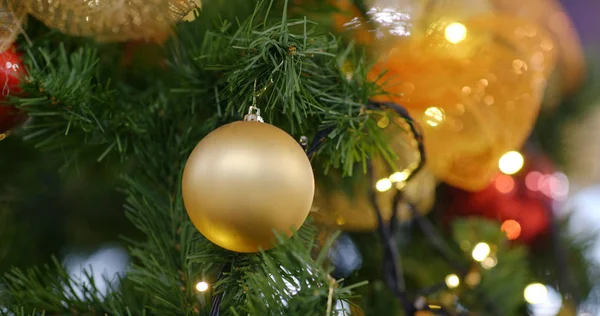 美しいクリスマスツリーの装飾 — ストック写真