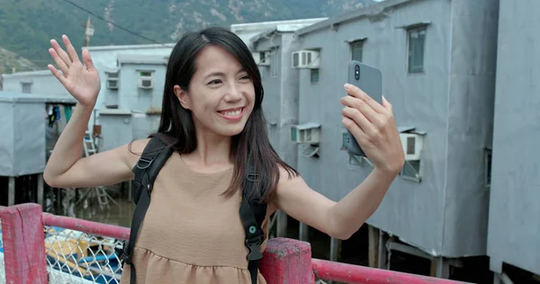 Kvinna Tar Selfie Tai Byn Hong Kong — Stockfoto