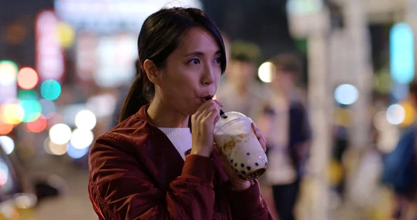 Женский Напиток Тайваньского Чая Льдом Ночном Рынке — стоковое фото