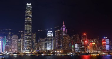 Victoria limanı, Hong Kong - 13 Aralık 2018: Gece Hong Kong