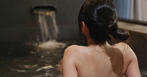 Femme Profiter Onsen Japonais — Photo