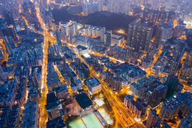 Kowloon City, Hong Kong - 29 Ocak, 2019: gece Hong Kong şehir