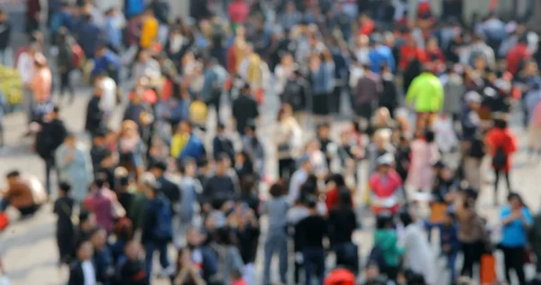 Flou Des Gens Marchent Dans Rue — Photo