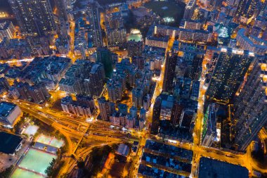 Wan Kwa, Hong Kong - 29 Ocak, 2019 için: Top Hong Kong şehir şehir görünümünü geceleri