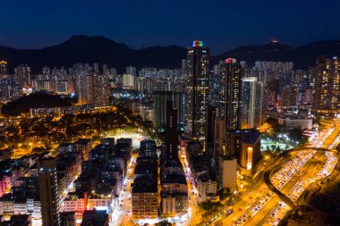 Wan Kwa, Hong Kong - 29 Ocak, 2019 için: Top Hong Kong şehir şehir görünümünü geceleri