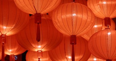 Çin kırmızı fenerler gece