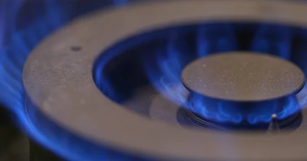Kompor Terbakar Menjadi Nyala Api Memasak Biru — Stok Foto