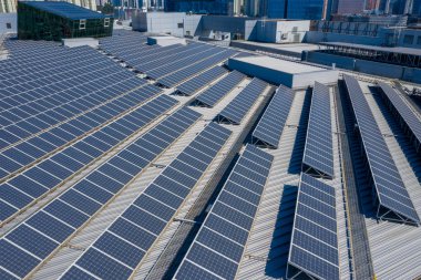 Güneş panellerinin üst görünümü