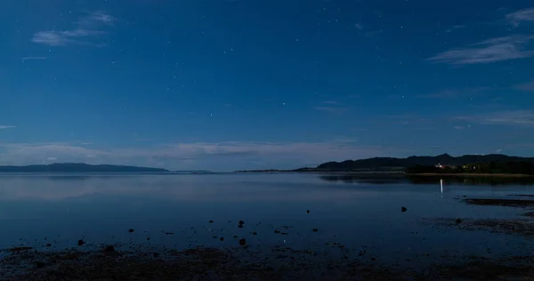 Widok Morze Panoramę Nocą — Zdjęcie stockowe