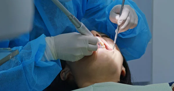 Asian Kobieta Mieć Dental Sprawdzać Górę — Zdjęcie stockowe