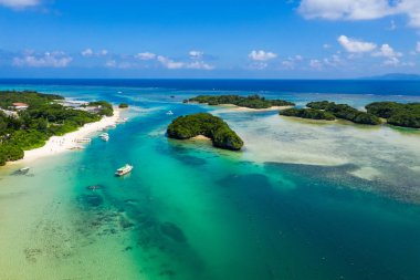 Ishigaki adasındaki Kabira Körfezi'nin en iyi görünümü, Japonya