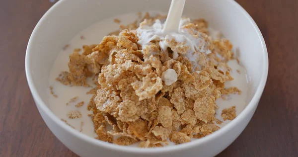 Comer Con Desayuno Cereales —  Fotos de Stock
