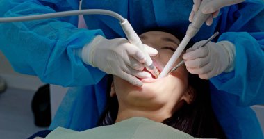 Asya kadın var Dental kontrol yukarı içinde bu klinik