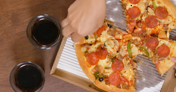 Vista Superior Comer Pizza —  Fotos de Stock
