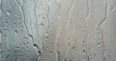 Arka plan dışında şiddetli yağmur