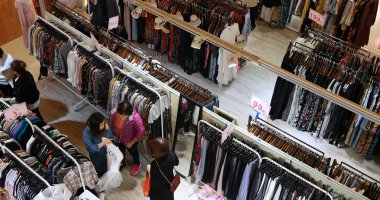 Shenzhen, Çin - 11 Mart 2019: Alışveriş merkezinin en iyi görünümü