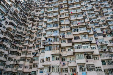 Quarry Bay, Hong Kong - 19 Mart 2019: Eski konut binası 