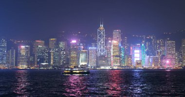 Victoria Harbour, Hong Kong - 15 Mart 2019: Hong Kong limanı gün batımı