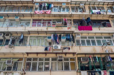 Quarry Bay, Hong Kong - 19 Mart 2019: Eski konut binası 