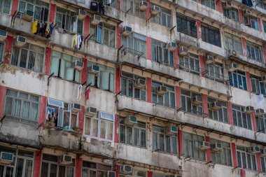 Quarry Bay, Hong Kong - 19 Mart 2019: Eski konut binası 