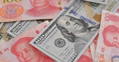 Çin Rmb ve Usd banknotları ile sayma